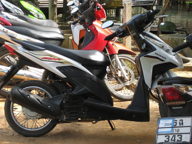 Rollerfahren in Thailand