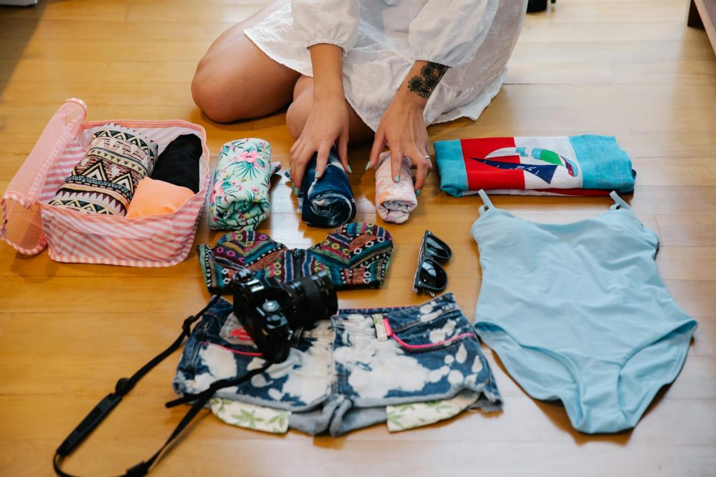 Packliste Langzeitreise Kleidung und Reiseausrüstung übersichtlich vorbereitet