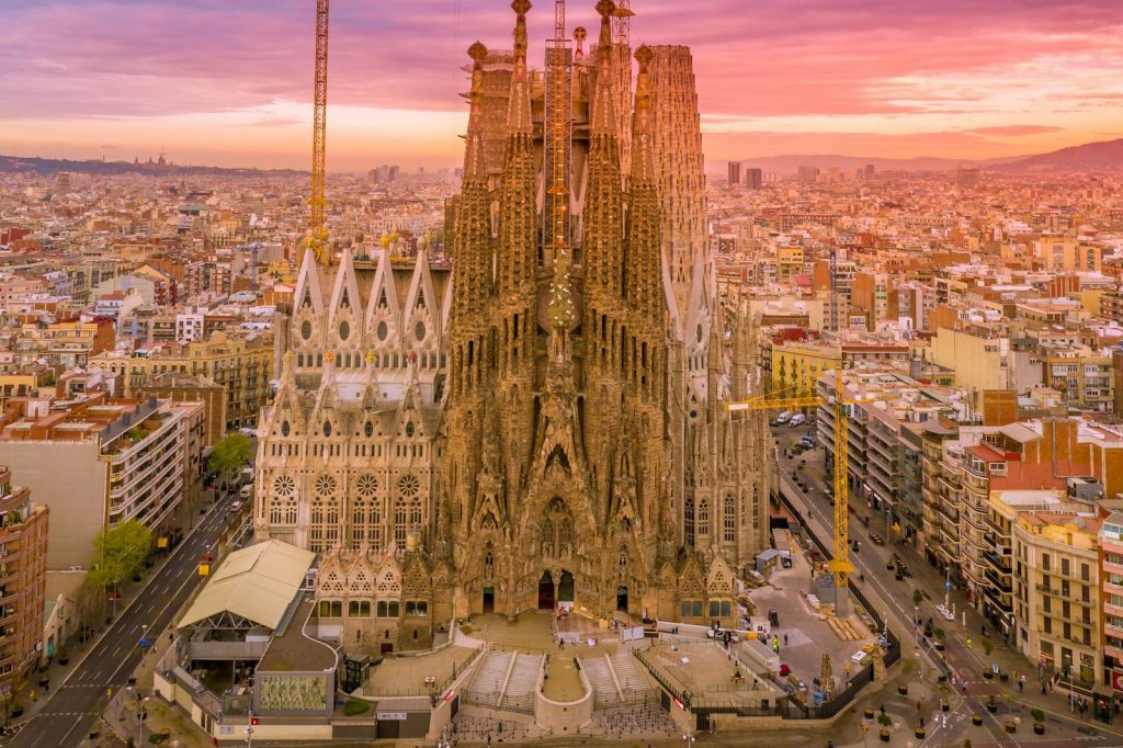 Sagrada Família in Barcelona bei Sonnenuntergang